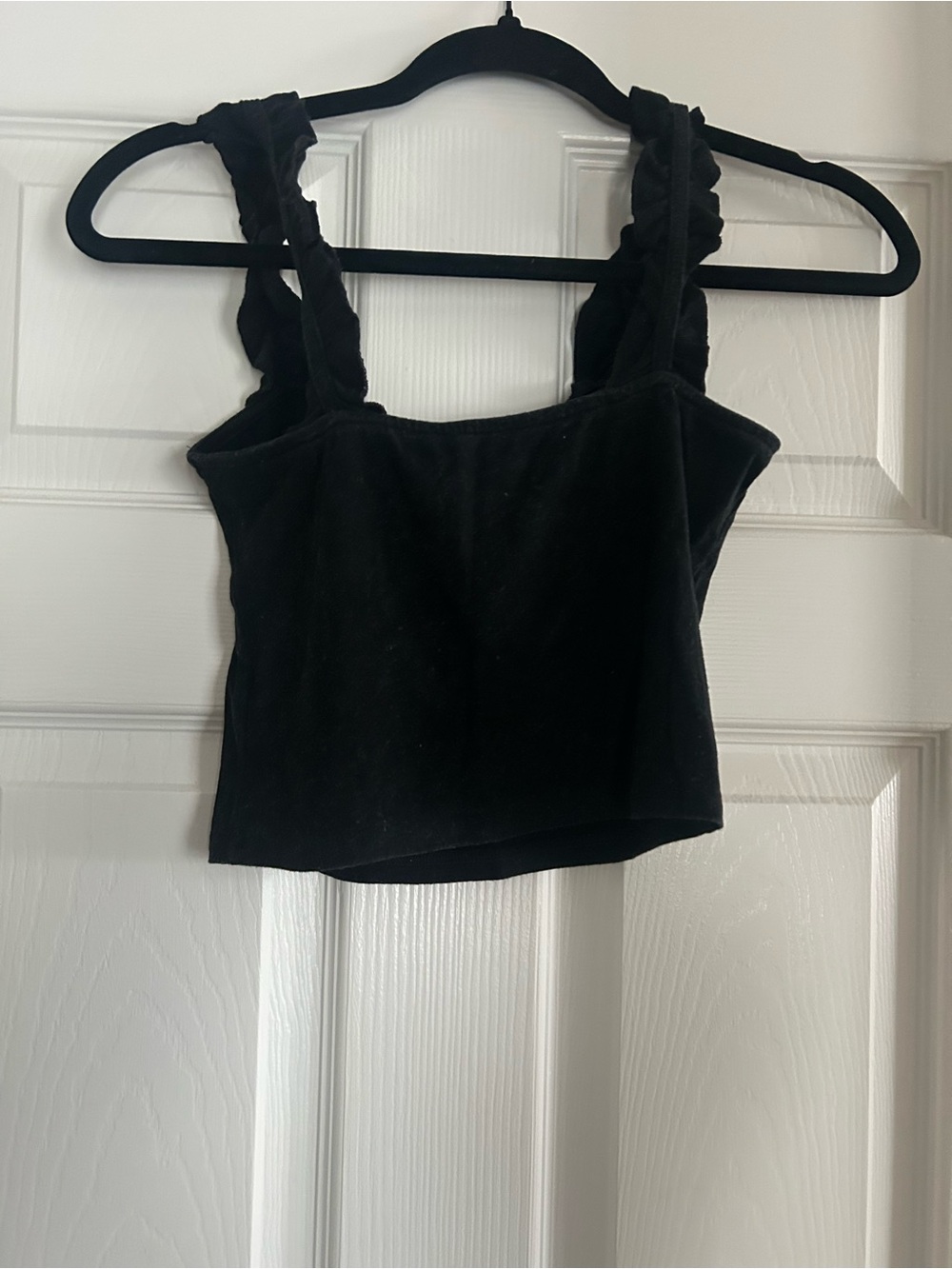 Black Ruffle Strap Ribbed Crop Top - Picture 3 of 4